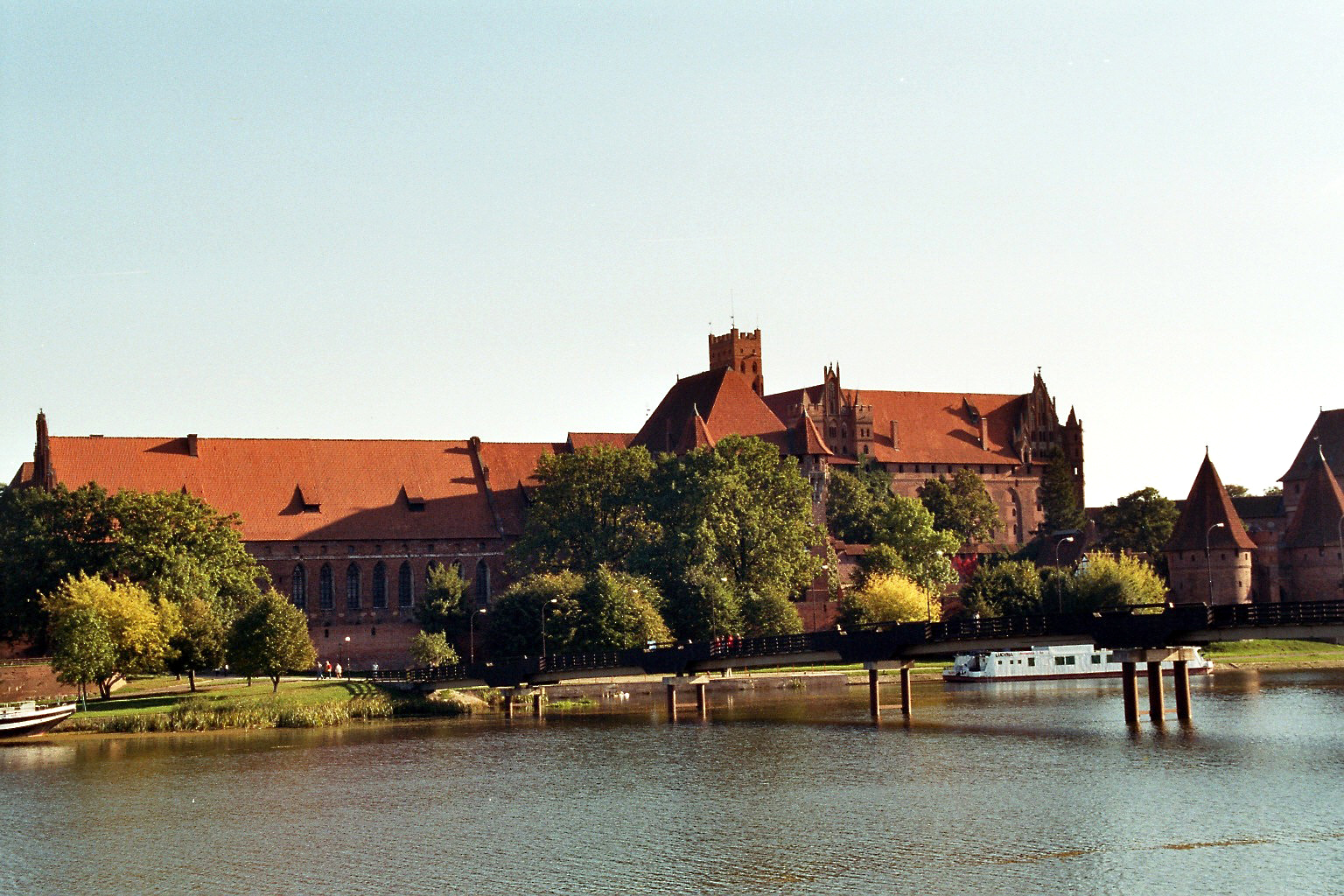 Mare Baltikum Reisen, Christine Salten, Andres Vainumäe, Individualreisen, Gruppenreisen, PKW-Rundreisen, Fahrradtouren, Naturbeobachtung, Vogelbeobachtung, Wanderreisen, Baltikum, Estland, Lettland, Litauen, Polen, Skandinavien, Schweden, Stockholm, Russland, St. Petersburg, Tallinn, Winterreisen, Finnland, Riga, Helsinki, Vilnius, Stockholm, Städtereise, Ostseekurzreisen, Norwegen, Hurtigruten, Oslo, Bergen, Ostseeurlaub, Kurische Nehrung, Memel, Klaipeda, Aktivreisen, Spezialveranstalter, Baltikum, Kaliningrader Gebiet, Königsberg, Strandurlaub, Ostseefähren, Kreuzfahrten Ostsee, Mare Baltikum, Tagesausflüge, Moorwanderung, Lappland, Skigebiet Ylläs, Flughafen Kittilä