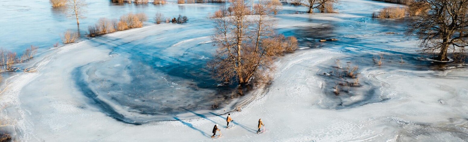 Winterreise in Estland – Schlittenfahren auf gefrorenem Fluss