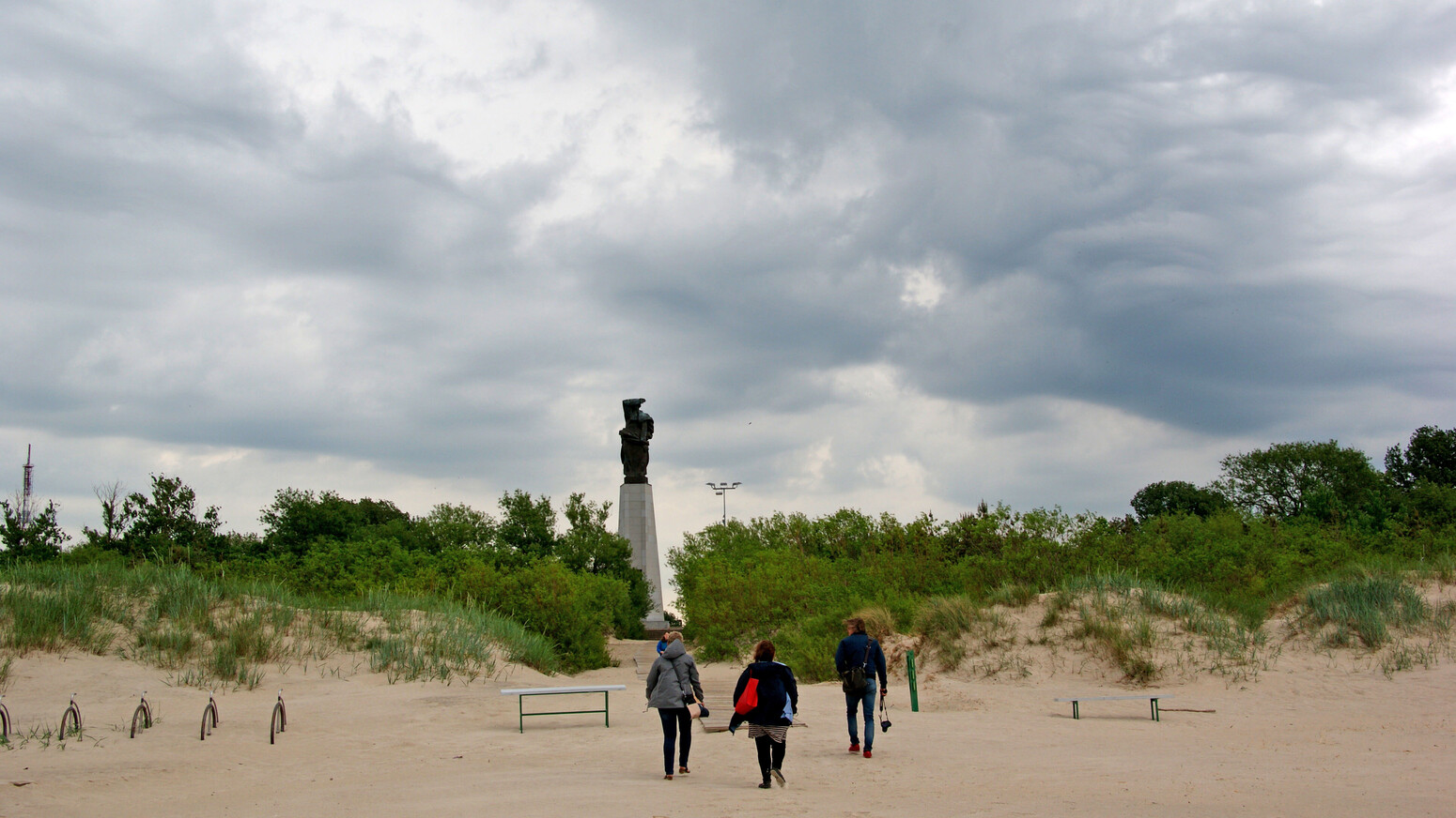 Mare Baltikum Reisen, Christine Salten, Andres Vainumäe, Individualreisen, Gruppenreisen, PKW-Rundreisen, Fahrradtouren, Naturbeobachtung, Vogelbeobachtung, Wanderreisen, Baltikum, Estland, Lettland, Litauen, Polen, Skandinavien, Schweden, Stockholm, Russland, St. Petersburg, Tallinn, Winterreisen, Finnland, Riga, Helsinki, Vilnius, Stockholm, Städtereise, Ostseekurzreisen, Norwegen, Hurtigruten, Oslo, Bergen, Ostseeurlaub, Kurische Nehrung, Memel, Klaipeda, Aktivreisen, Spezialveranstalter, Baltikum, Kaliningrader Gebiet, Königsberg, Strandurlaub, Ostseefähren, Kreuzfahrten Ostsee, Mare Baltikum, Tagesausflüge, Moorwanderung, Lappland, Skigebiet Ylläs, Flughafen Kittilä