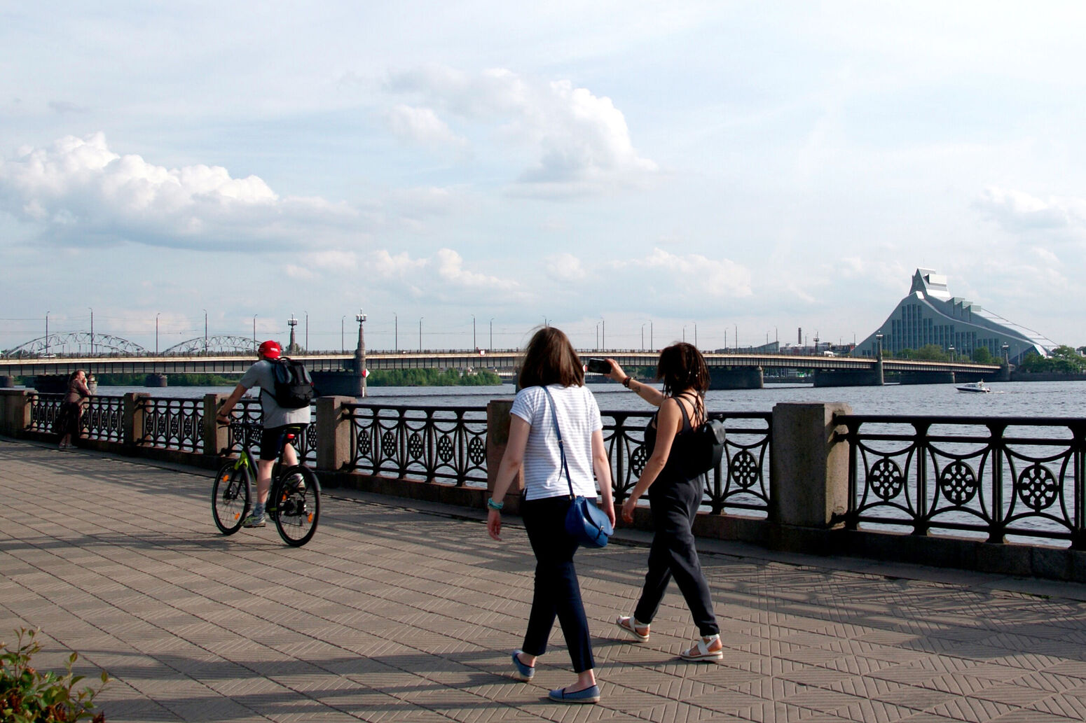 Mare Baltikum Reisen, Christine Salten, Andres Vainumäe, Individualreisen, Gruppenreisen, PKW-Rundreisen, Fahrradtouren, Naturbeobachtung, Vogelbeobachtung, Wanderreisen, Baltikum, Estland, Lettland, Litauen, Polen, Skandinavien, Schweden, Stockholm, Russland, St. Petersburg, Tallinn, Winterreisen, Finnland, Riga, Helsinki, Vilnius, Stockholm, Städtereise, Ostseekurzreisen, Norwegen, Hurtigruten, Oslo, Bergen, Ostseeurlaub, Kurische Nehrung, Memel, Klaipeda, Aktivreisen, Spezialveranstalter, Baltikum, Kaliningrader Gebiet, Königsberg, Strandurlaub, Ostseefähren, Kreuzfahrten Ostsee, Mare Baltikum, Tagesausflüge, Moorwanderung, Lappland, Skigebiet Ylläs, Flughafen Kittilä