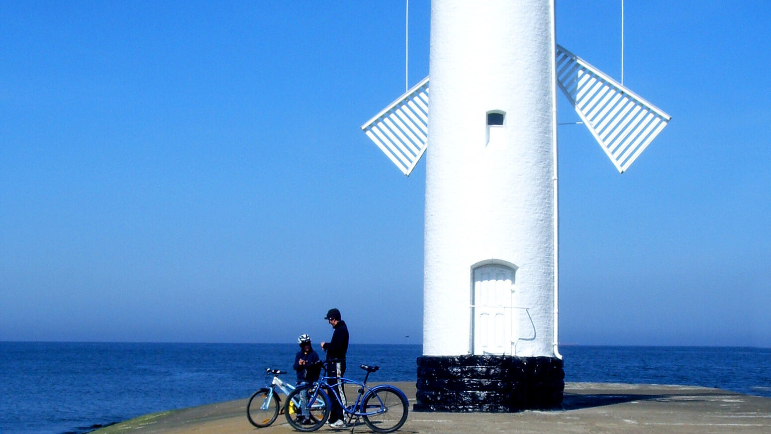 Mare Baltikum Reisen, Christine Salten, Andres Vainumäe, Individualreisen, Gruppenreisen, PKW-Rundreisen, Fahrradtouren, Naturbeobachtung, Vogelbeobachtung, Wanderreisen, Baltikum, Estland, Lettland, Litauen, Polen, Skandinavien, Schweden, Stockholm, Russland, St. Petersburg, Tallinn, Winterreisen, Finnland, Riga, Helsinki, Vilnius, Stockholm, Städtereise, Ostseekurzreisen, Norwegen, Hurtigruten, Oslo, Bergen, Ostseeurlaub, Kurische Nehrung, Memel, Klaipeda, Aktivreisen, Spezialveranstalter, Baltikum, Kaliningrader Gebiet, Königsberg, Strandurlaub, Ostseefähren, Kreuzfahrten Ostsee, Mare Baltikum, Tagesausflüge, Moorwanderung, Lappland, Skigebiet Ylläs, Flughafen Kittilä