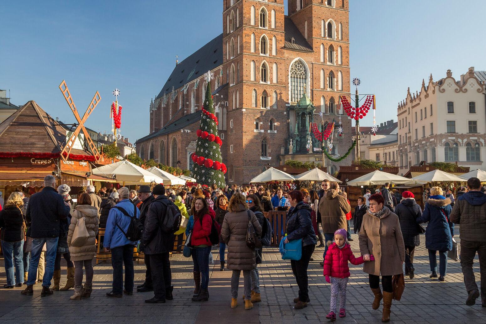 polska, kraków, miasto, małopolska, region, rynek, główny, zima, choinka, jarmark, święta, malopolska, krolów, kościół mariacki, wieża, dzwon